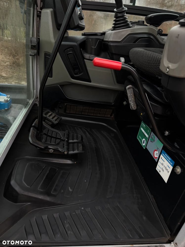 Wacker Neuson EZ50 Koparka Gąsienicowa 5,5 Tony. 2022 rok. 1400 mtg. Jak Nówka z salonu! ani deka luzów czy wycieków! Pochodzi z Gospodarstwa Norweskiego! Aktualne serwisy DEKRA BMWT. 2 łyżki. Silnik PERKINS 4 cyl. 52km. Maszyna Full wypasiona! Bogata wersja Norweska! Klima. Radio Usb. Szybkozłącze Hydrauliczne. OKAZJA. Pełny Oryginał historia do sprawdzenia w Wacker autoryzowany! - 33