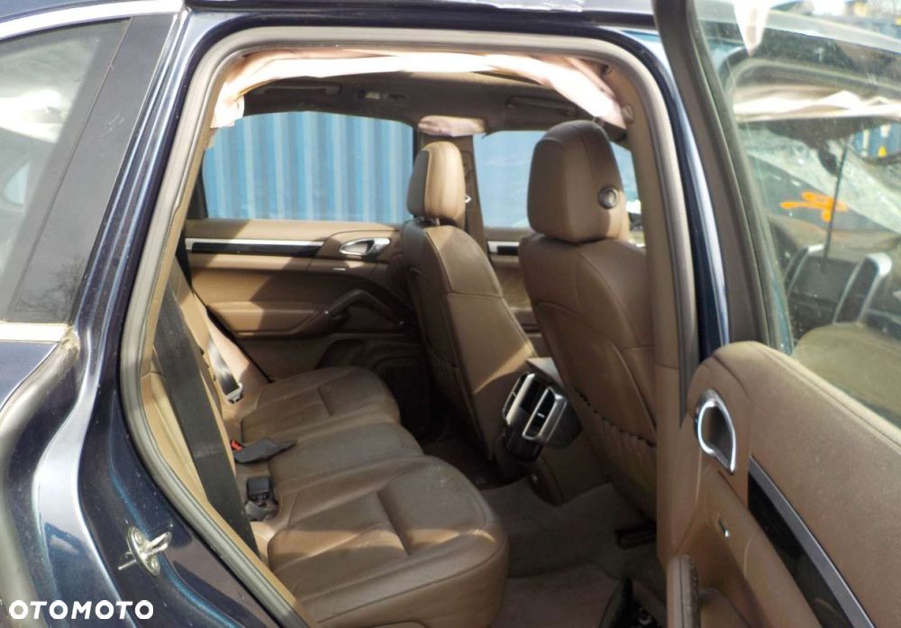 Porsche Cayenne - 20