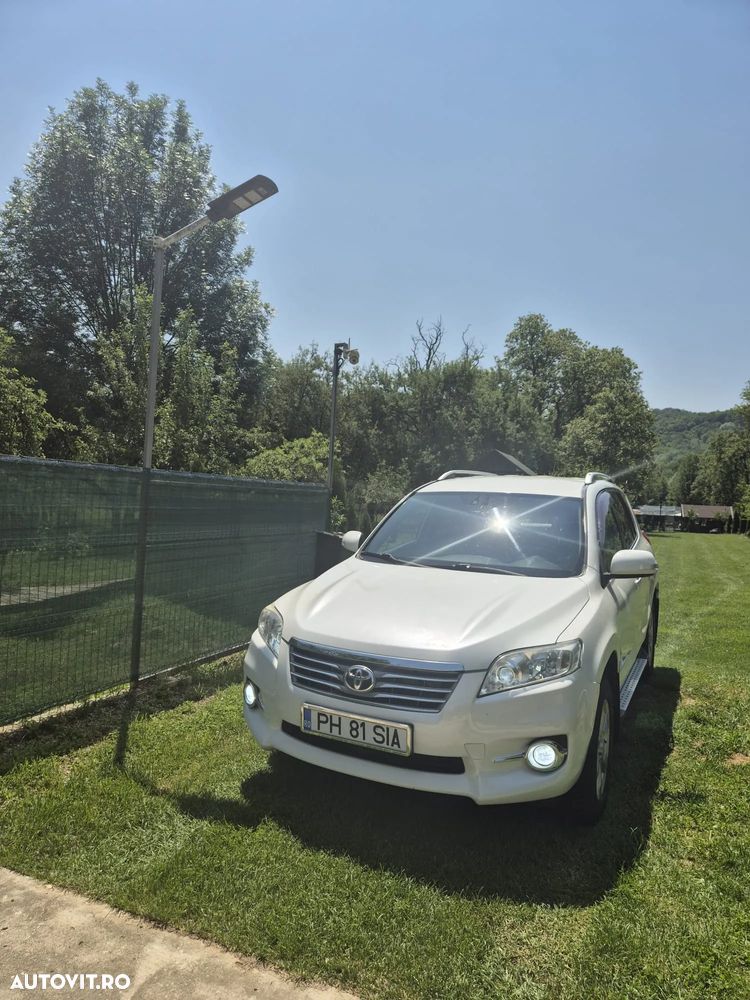 Toyota RAV4 2.2 D-4D AWD Comfort - 2