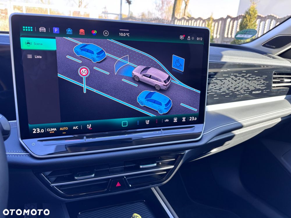 Volkswagen Passat Variant 2.0 TDI SCR 4Motion DSG Elegance - 27