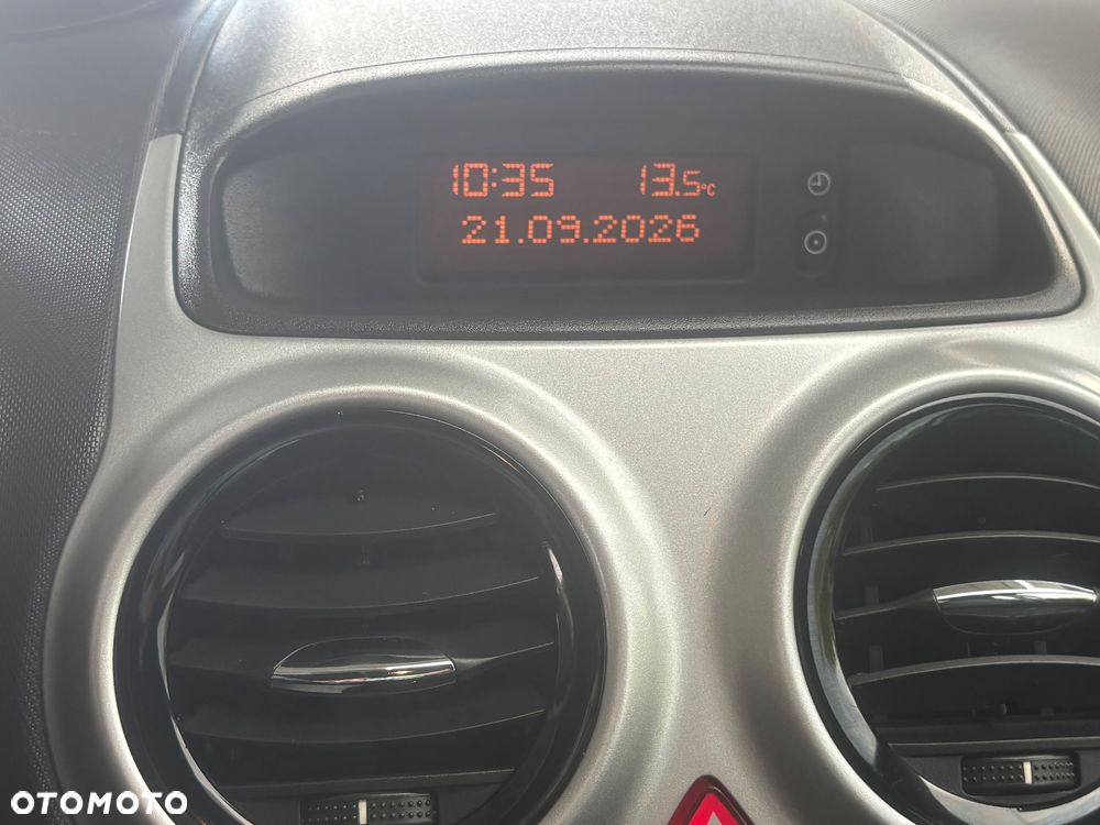 Opel Corsa 1.2 16V Essentia - 26