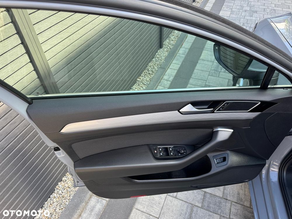 Volkswagen Passat Variant 1.5 TSI EVO Business - 10