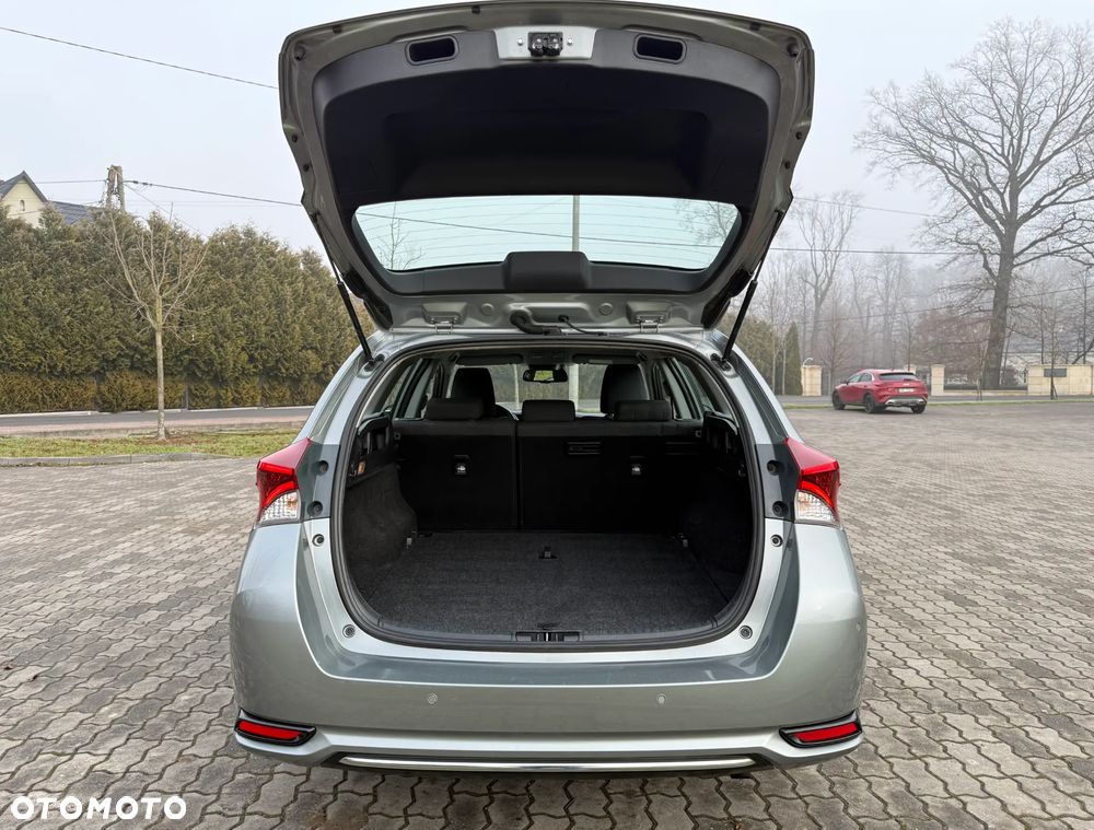 Toyota Auris Hybrid 135 Premium - 32