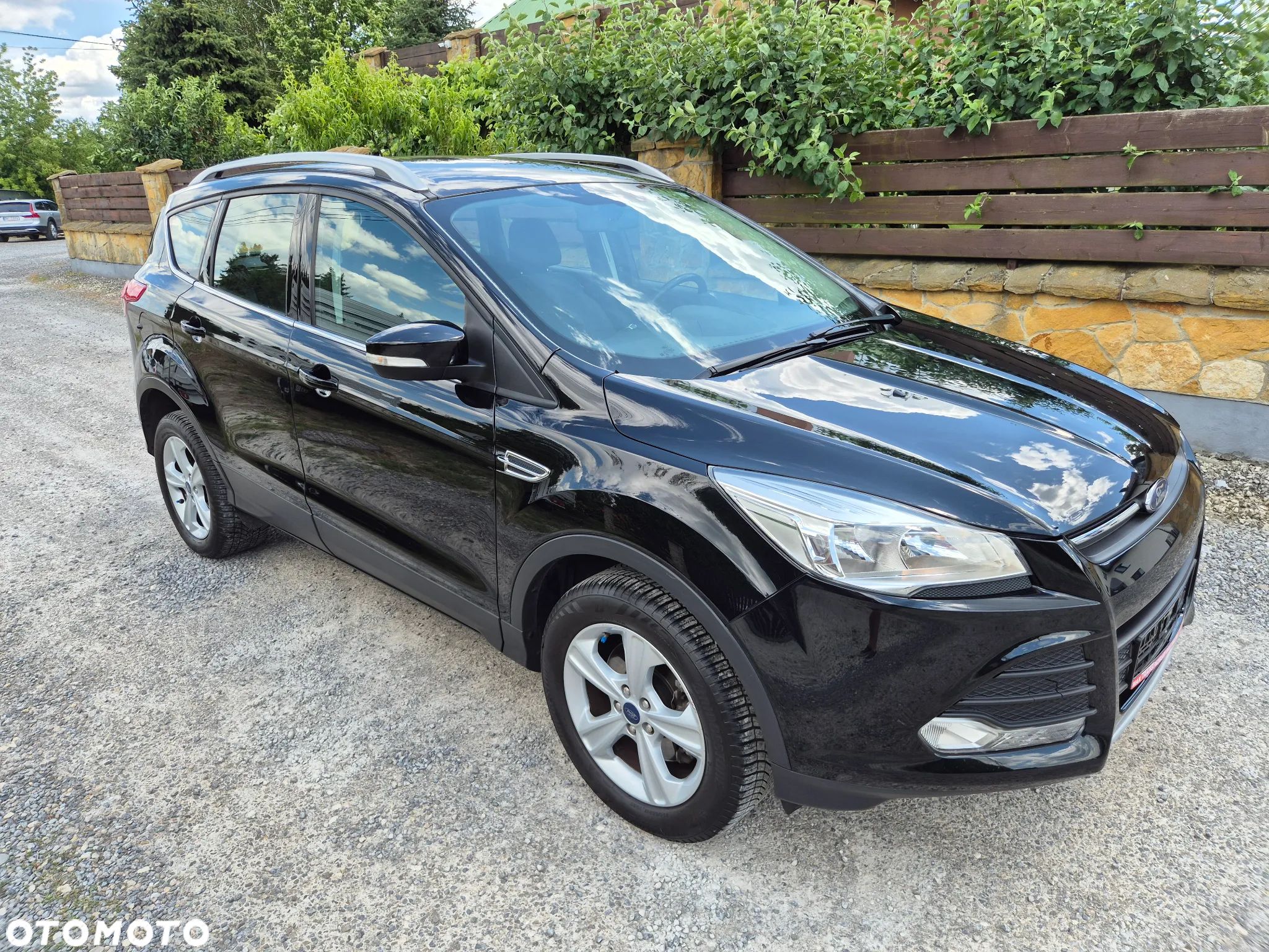 Ford Kuga - 1