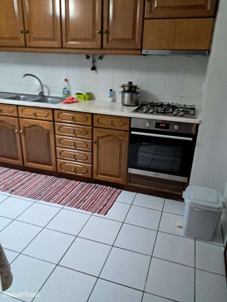 Quarto - localizado em Montes Claros Coimbra - Grande imagem: 2/6