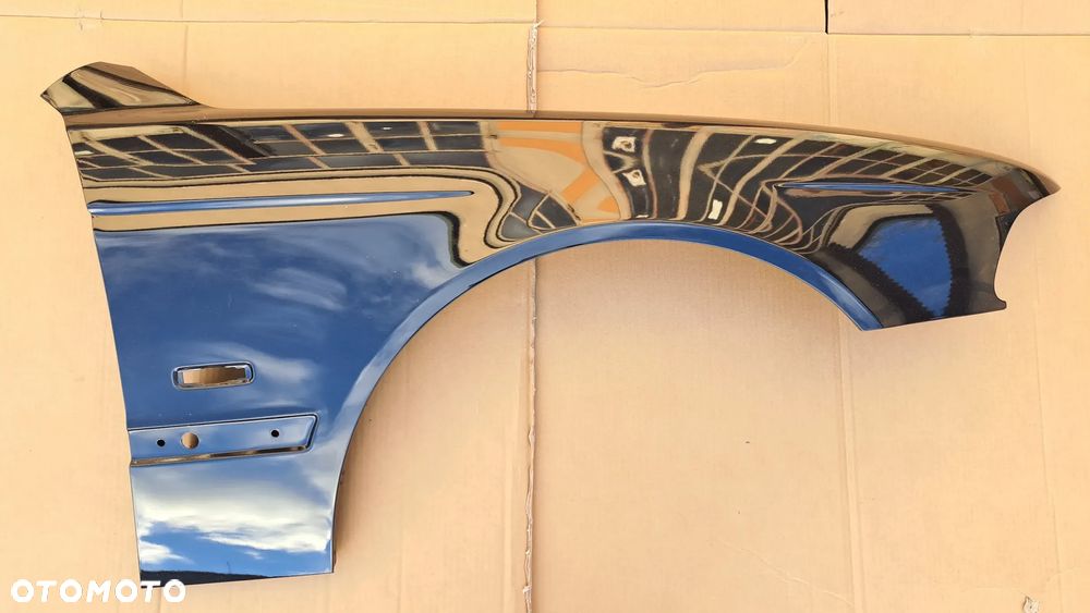 BŁOTNIK BMW E39 cosmosschwarz metalic 303 czarny metalik przód prawy - 1