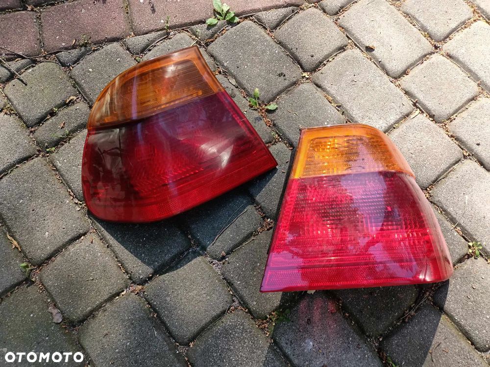 Lampa tył tylna prawa lewa BMW E46 sedan pomarańczowa