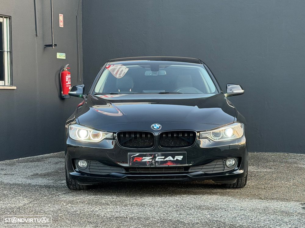 BMW 320 d Auto Line Luxury - 2