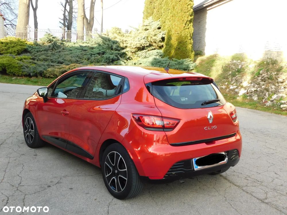 Renault Clio 1.2 16V 75 LIMITED - 8