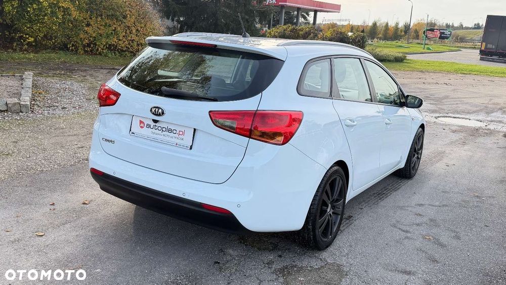 Kia Ceed - 25