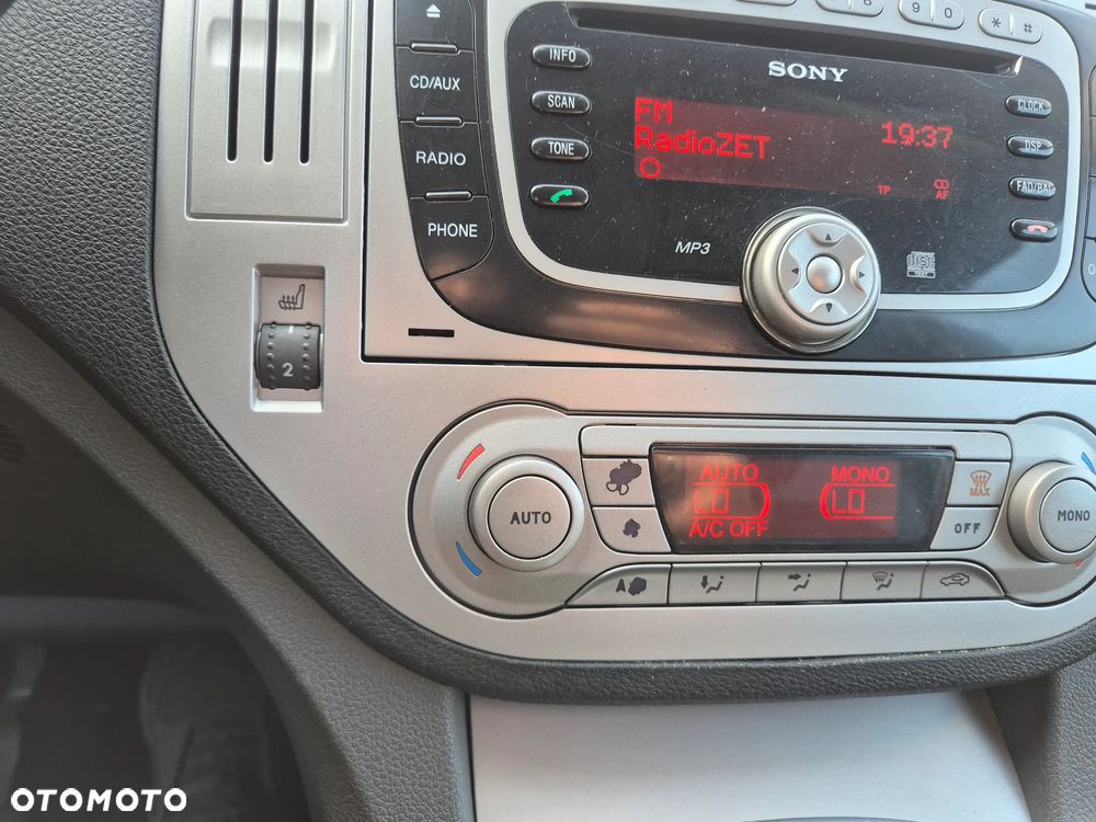 Ford Kuga - 11