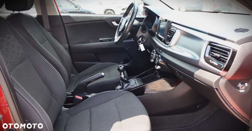 Kia Rio - 16