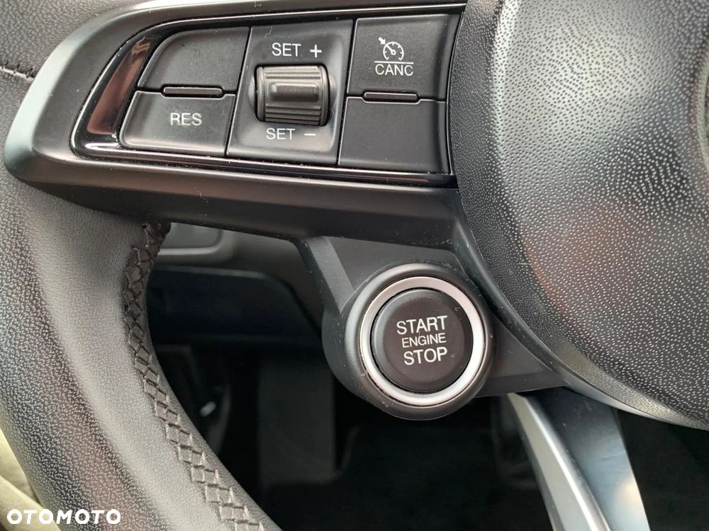 Alfa Romeo Giulia 2.2 D Turbo - 16