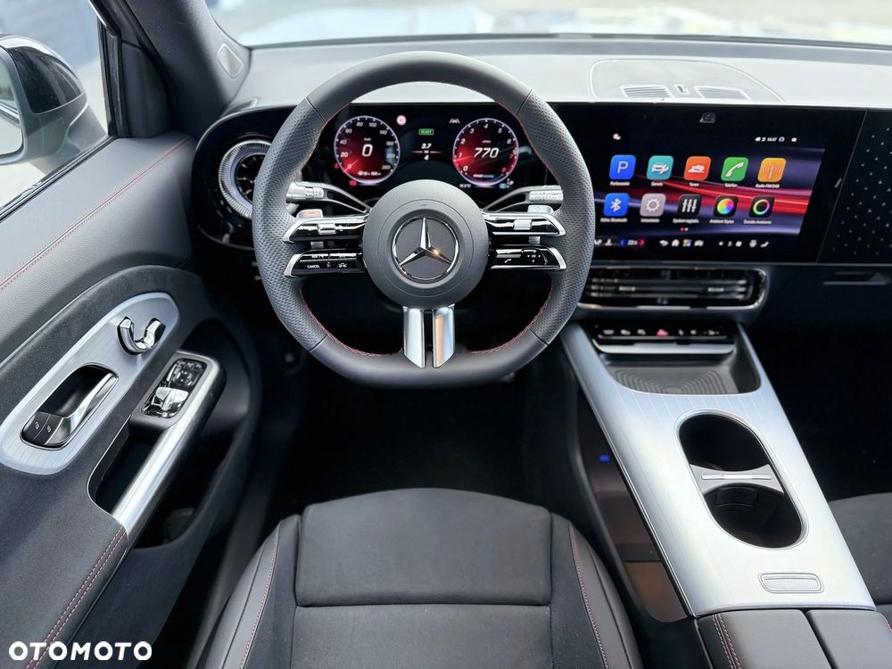 Mercedes-Benz GLB - 15