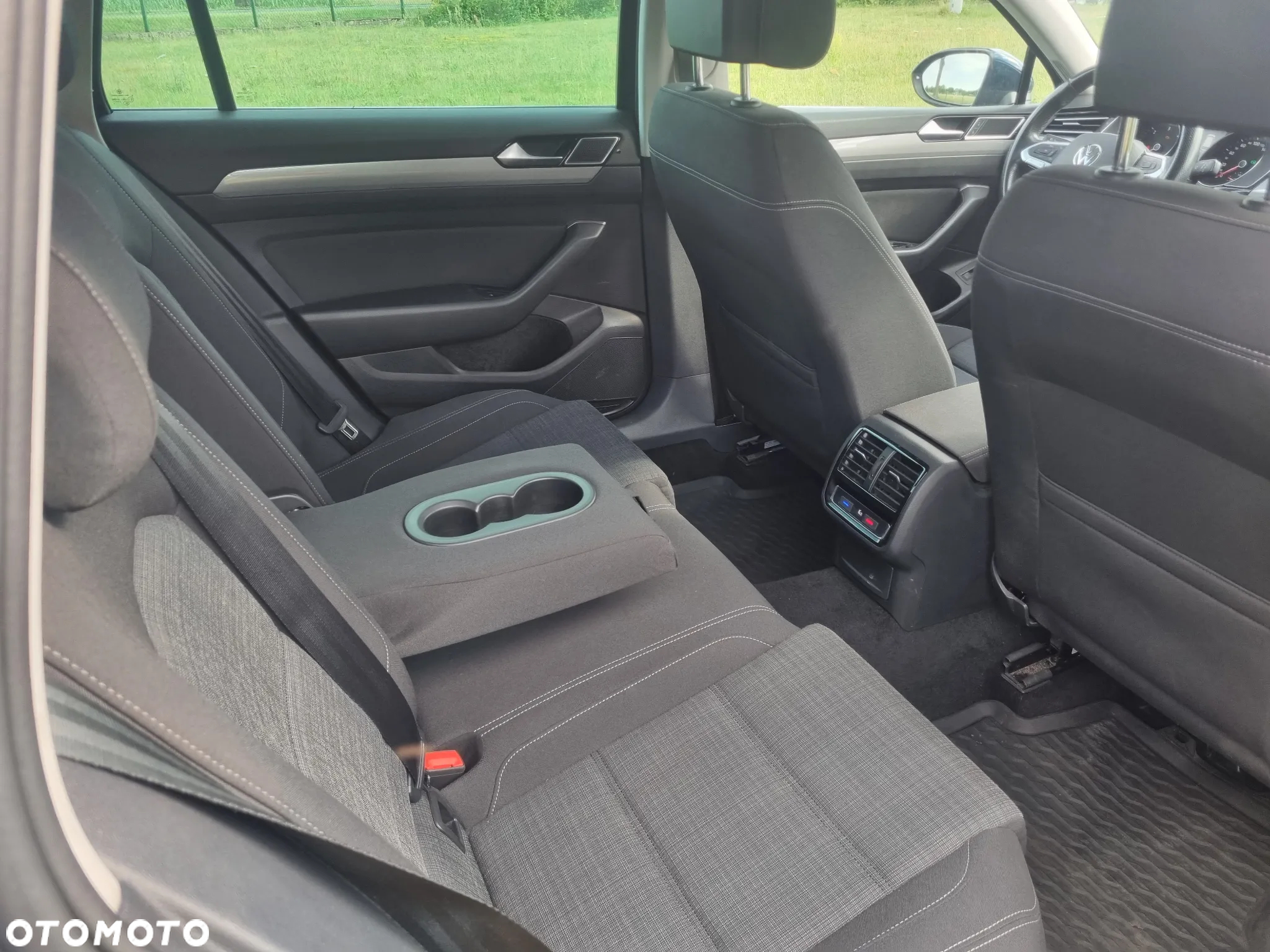 Volkswagen Passat Variant 2.0 TDI DSG (BlueMotion Technology) Trendline - 15