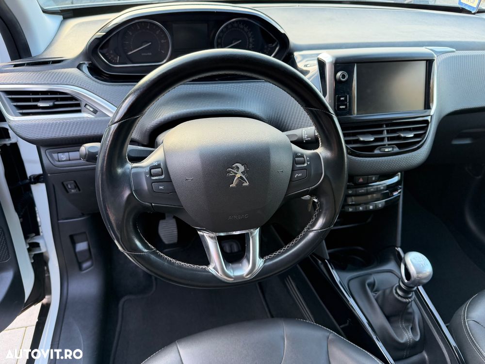 Peugeot 2008 PureTech 130 GPF Stop&Start Allure - 5