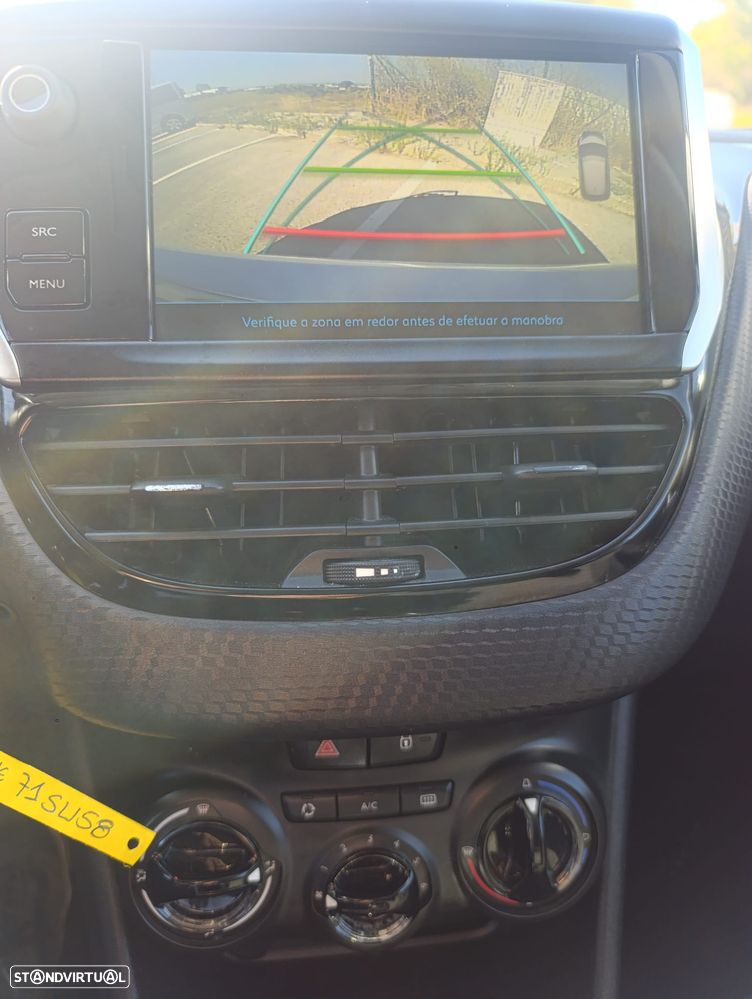Peugeot 208 1.2 PureTech Style - 12