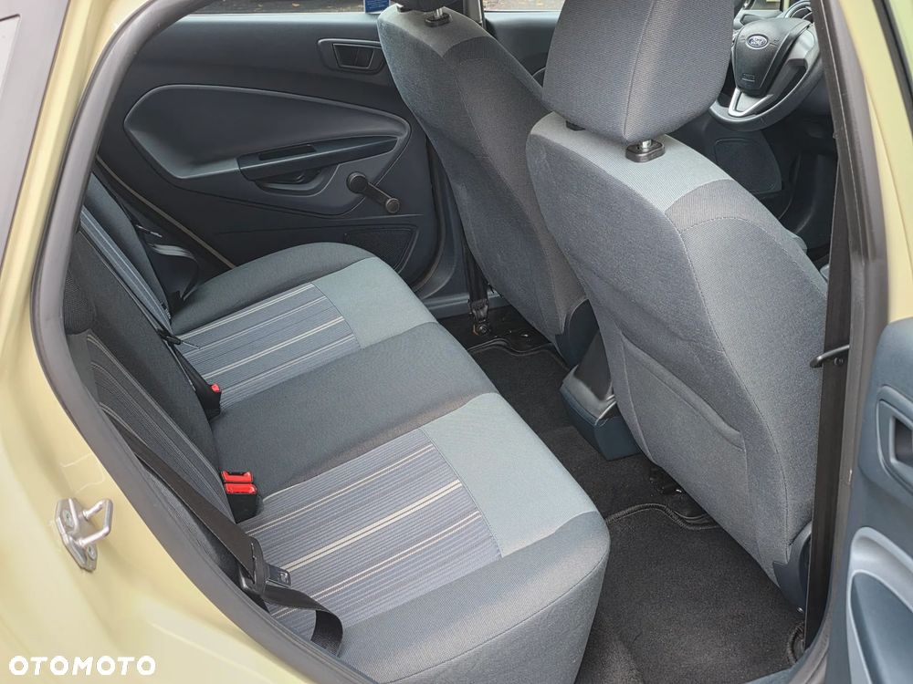 Ford Fiesta - 12