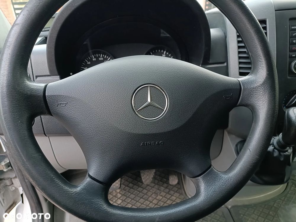 Mercedes-Benz Sprinter - 15