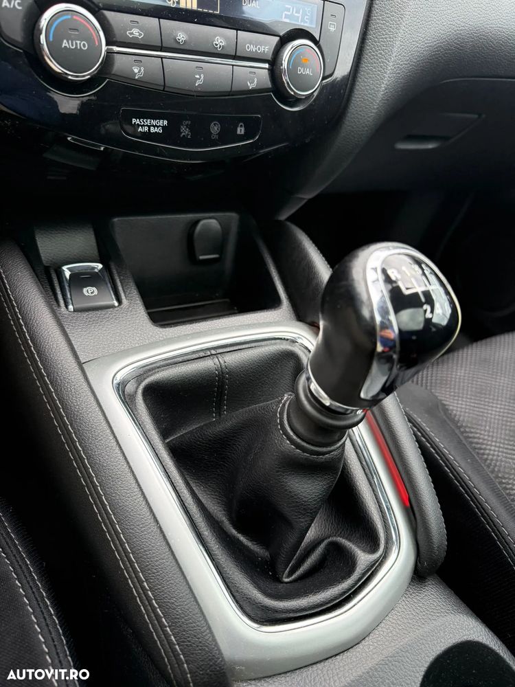 Nissan Qashqai 1.6 DCI Start/Stop N-Connecta - 19