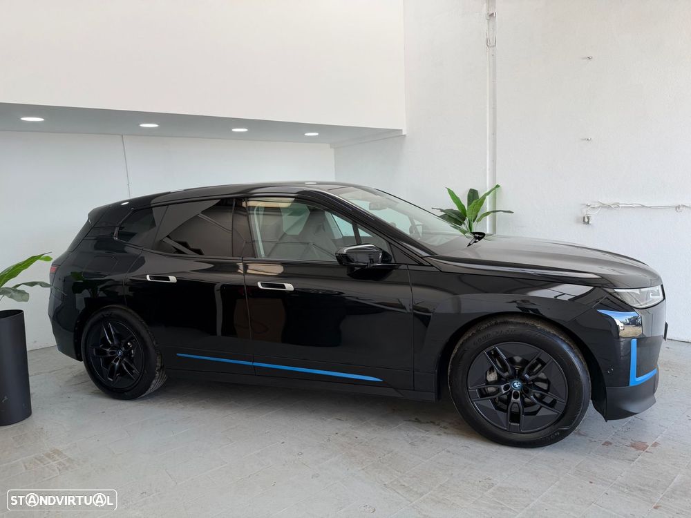 BMW iX xDrive 50 Pack Desportivo - 2