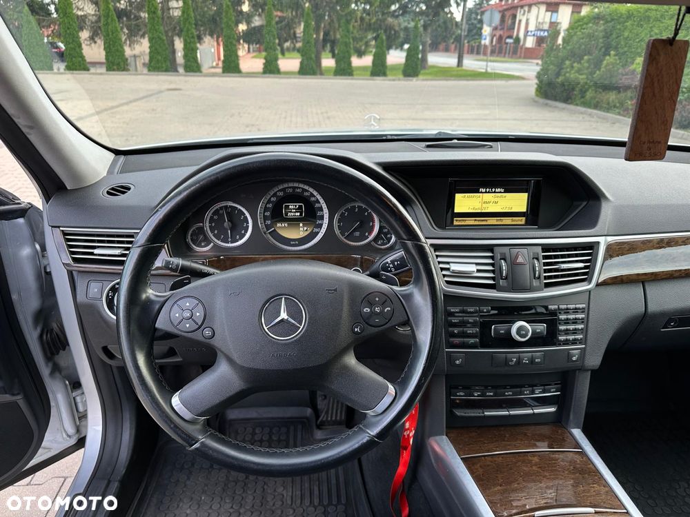 Mercedes-Benz Klasa E - 19