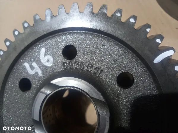 Kosz przedniego napędu Z46 przystawka Massey Ferguson 6170 - 3