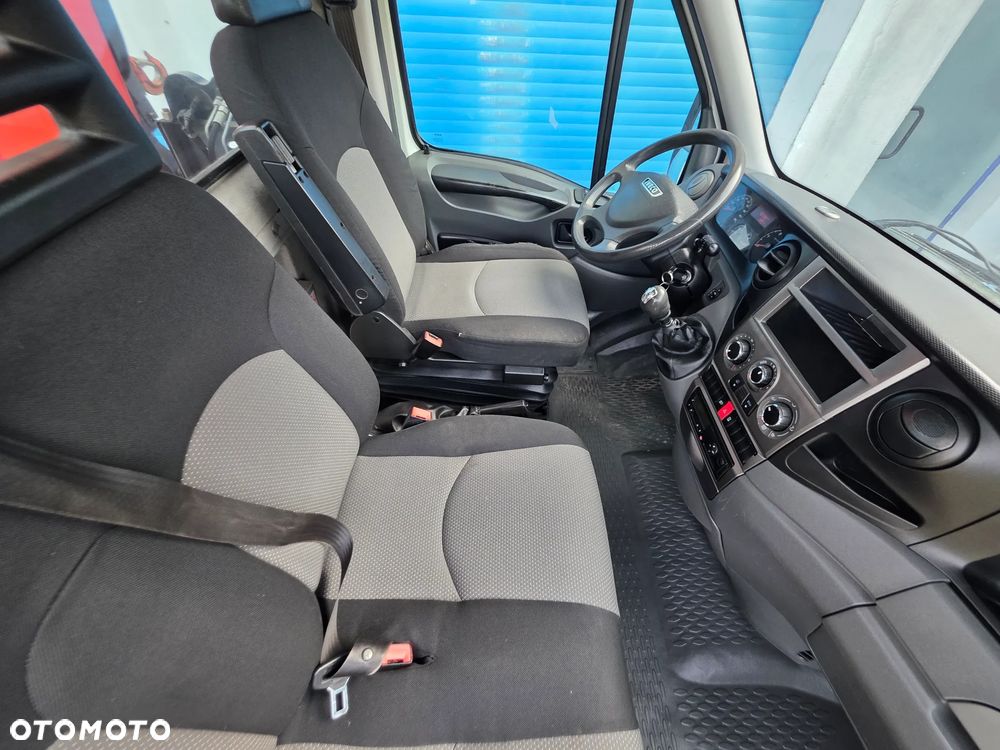 Iveco Daily 35c-15 50c-15 Skrzynia 3.60 M + HDS  1.8 Tony ! Bez Korozji  ! Z Włoch  ! - 25