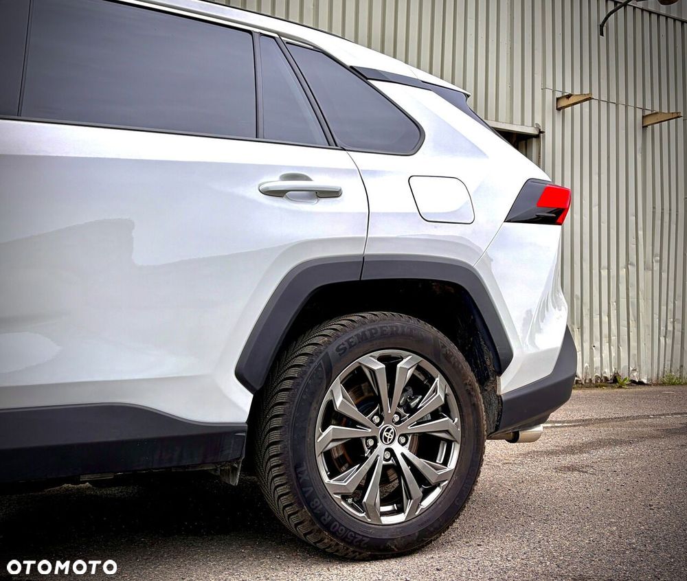 Toyota RAV4 - 6