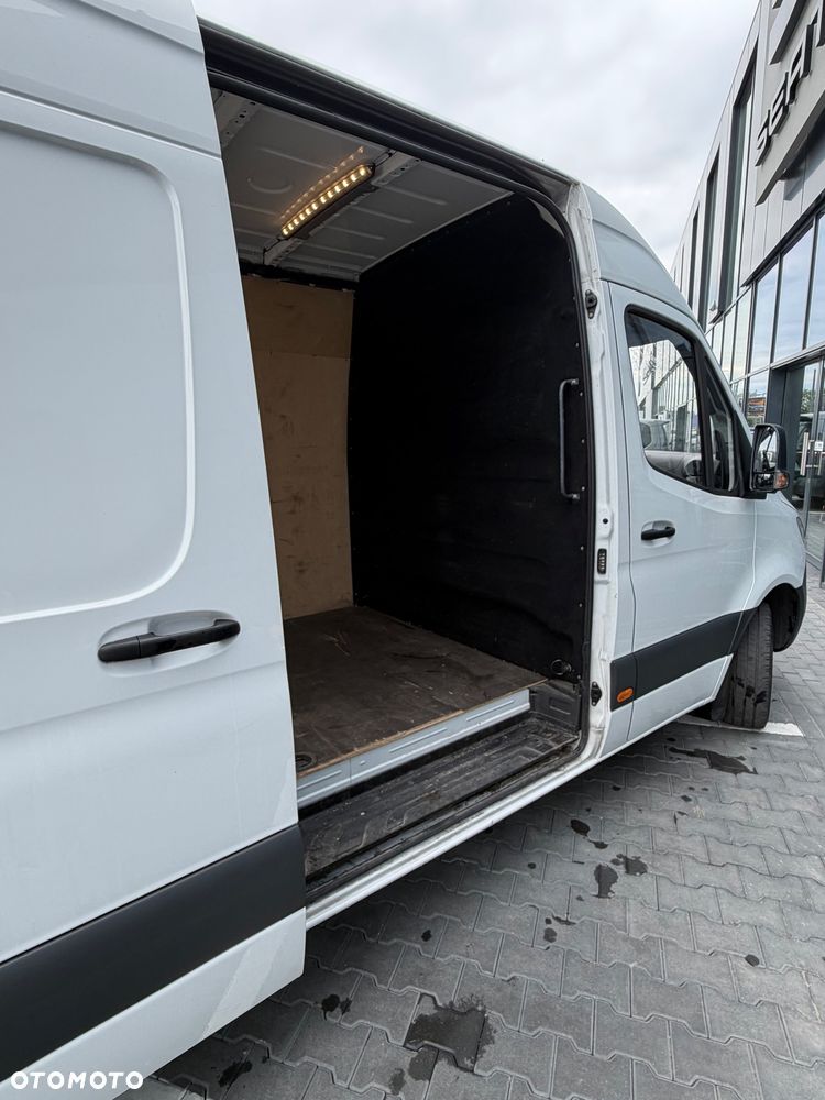 Mercedes-Benz Sprinter L4H2 - 26