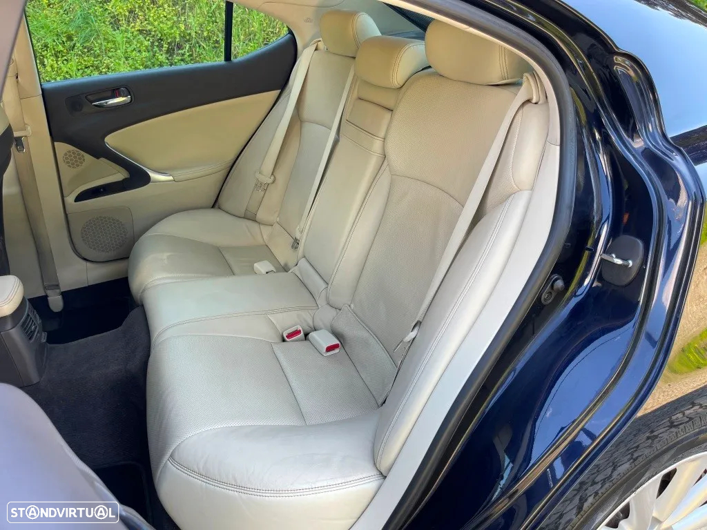 Lexus IS 220 d Sport 58 - 44