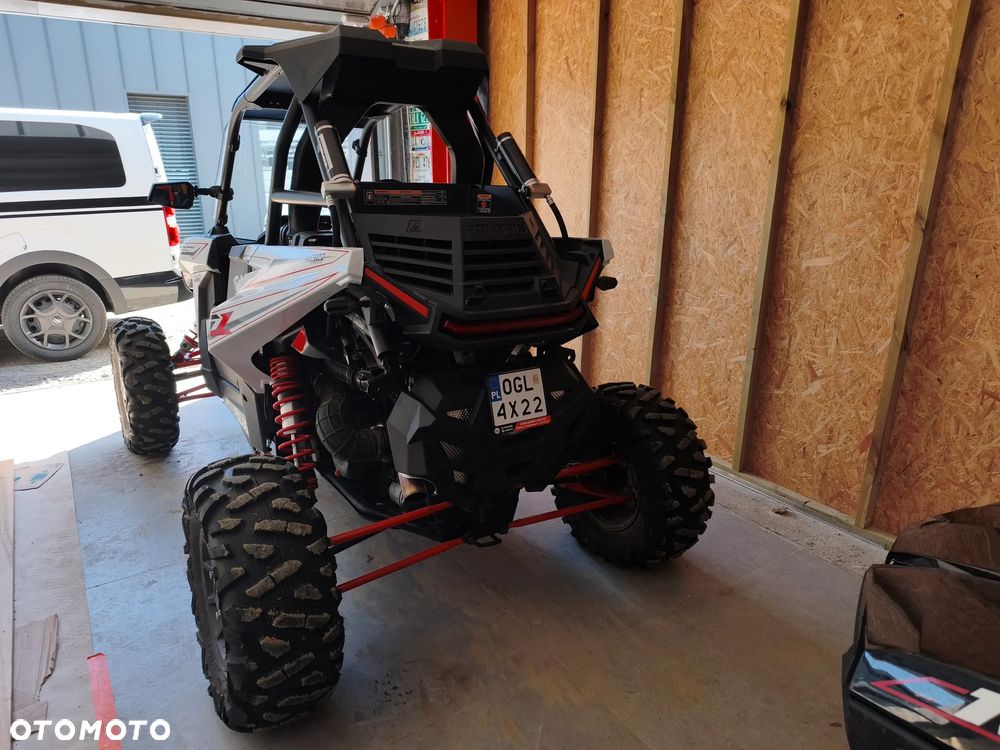 Polaris RZR - 6