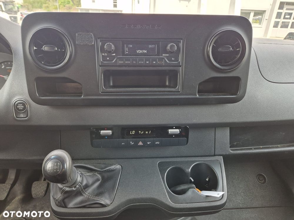 Mercedes-Benz Sprinter - 19