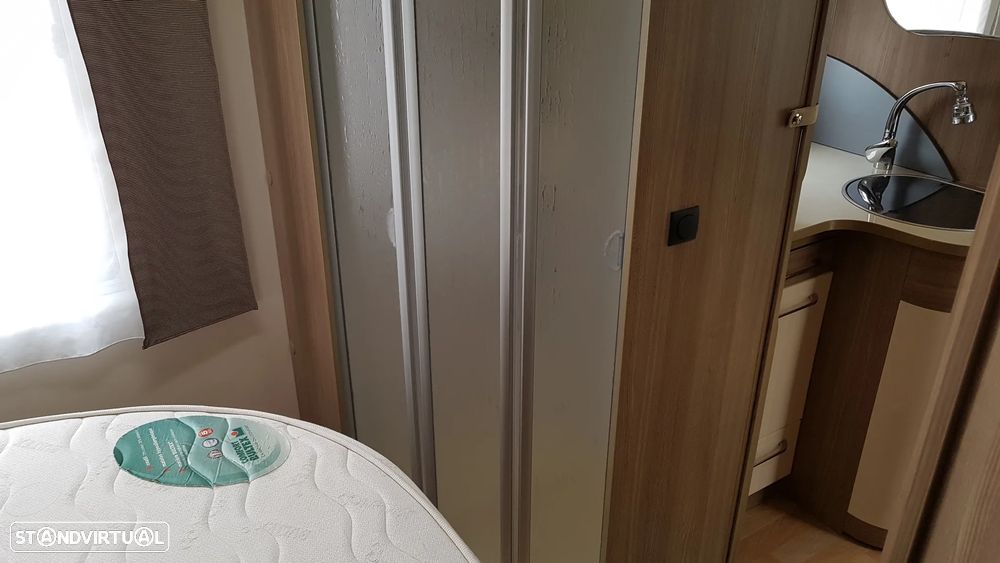 Rapido Serie 8F 891F Cama Central - 17
