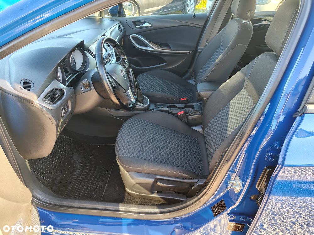 Opel Astra 1.0 T Essentia S&S - 10