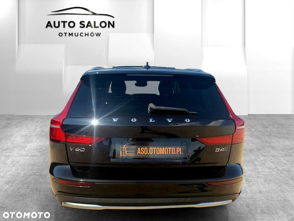 Volvo V60 Cross Country - 6