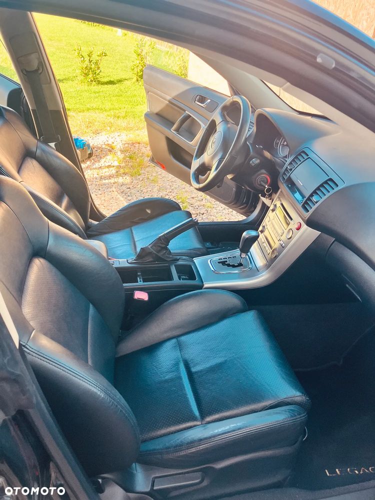 Subaru Legacy - 8