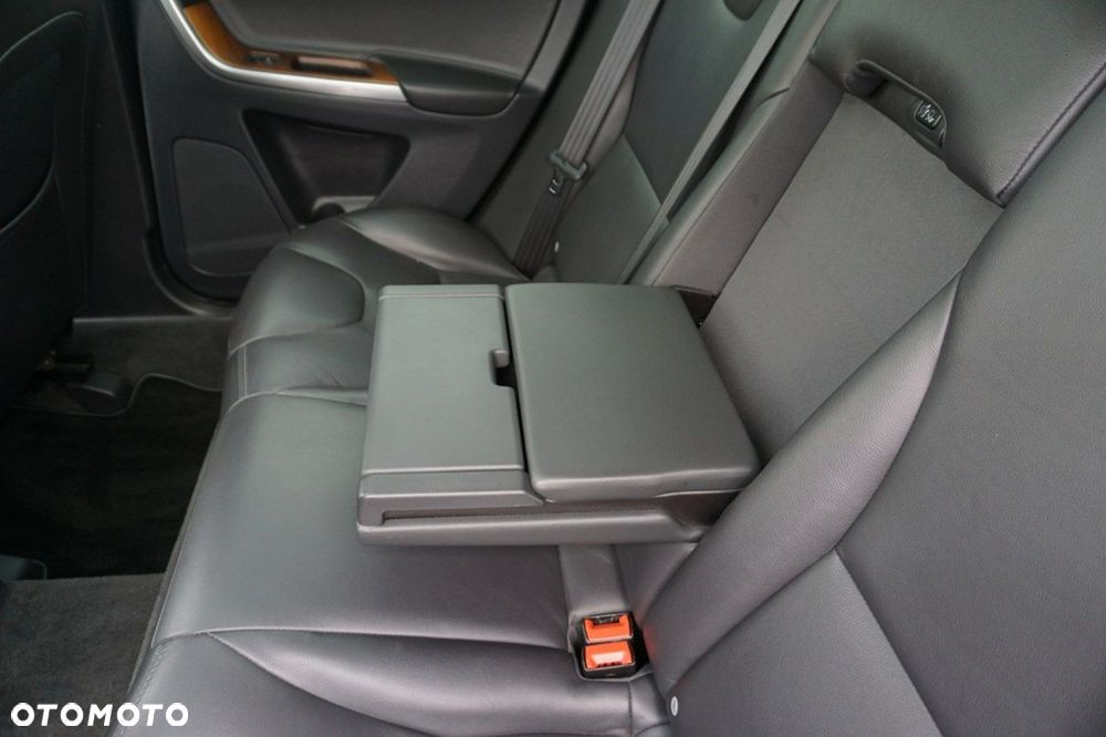 Volvo XC 60 T5 AWD Inscription - 24