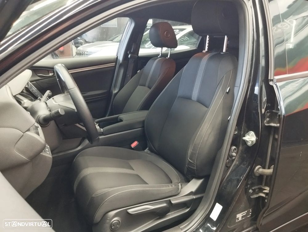 Honda Civic 1.0 i-VTEC Elegance Navi - 17