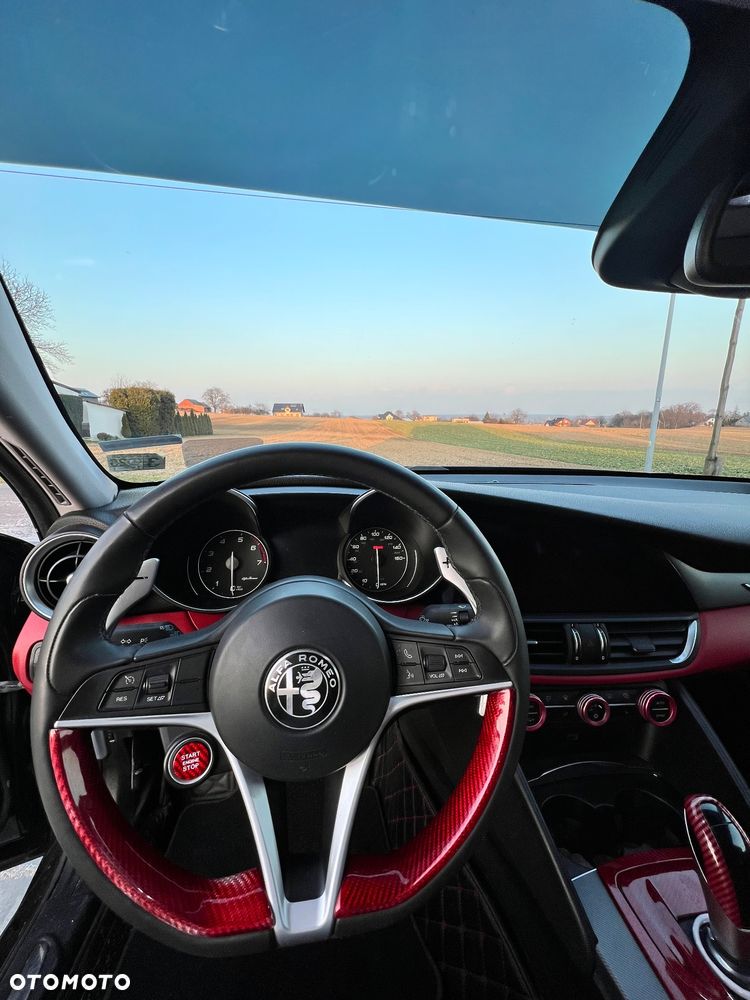 Alfa Romeo Giulia 2.0 Turbo 16V AT8-Q4 Veloce Ti - 15