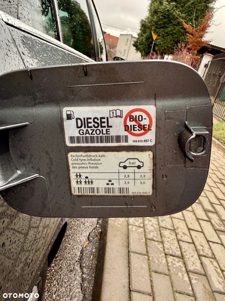 Volkswagen Golf Variant 2.0 TDI DPF Style - 23