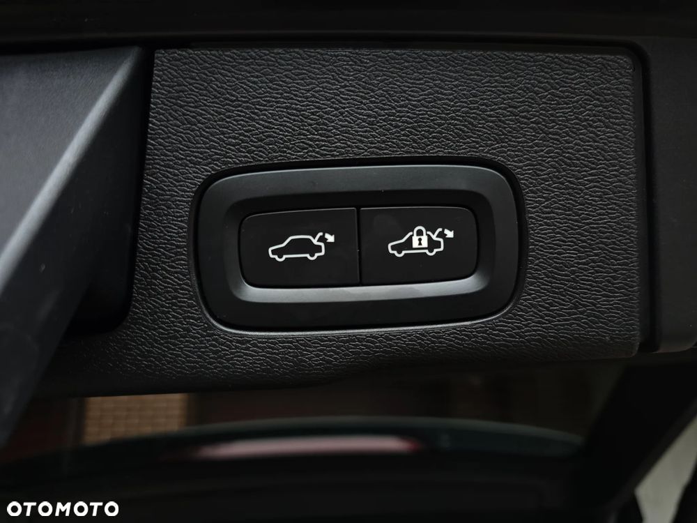 Volvo XC 60 B4 B Momentum Pro - 8