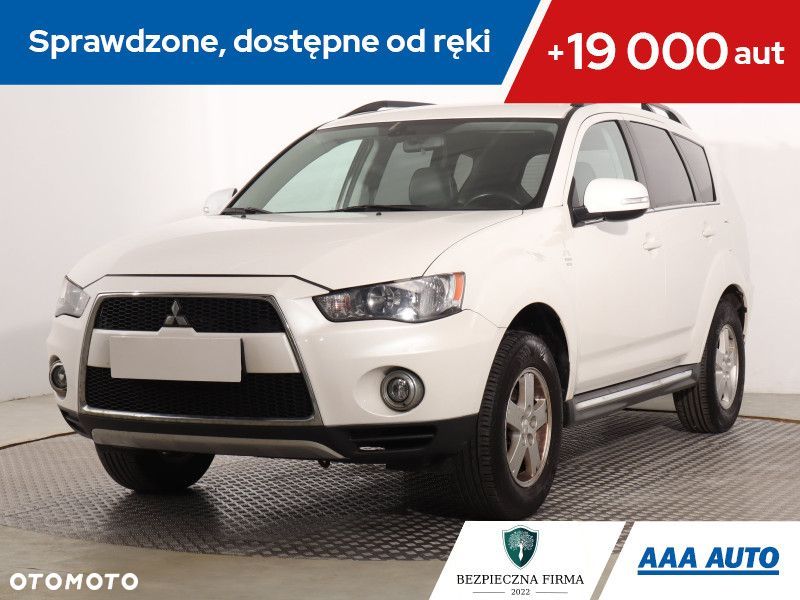 Mitsubishi Outlander - 2