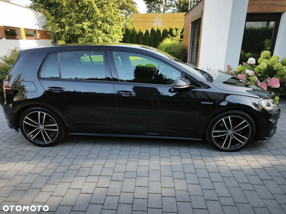 Volkswagen Golf - 6