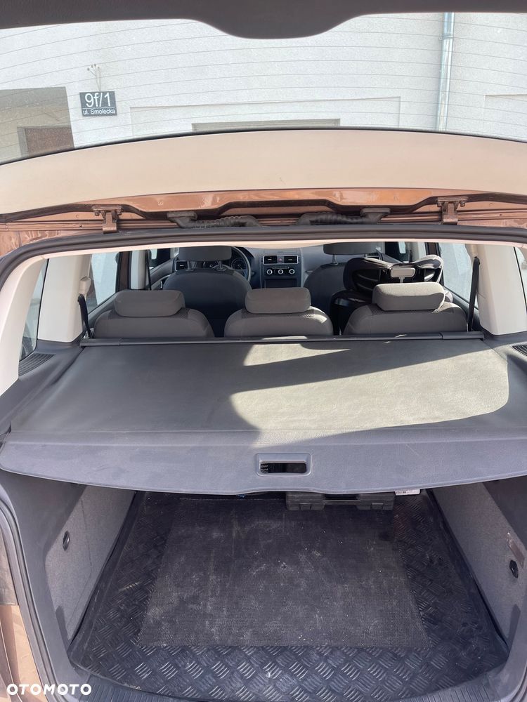 Volkswagen Touran - 11