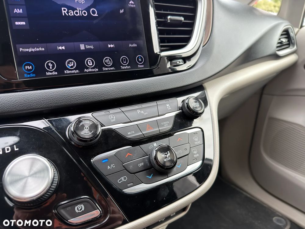 Chrysler Pacifica - 18