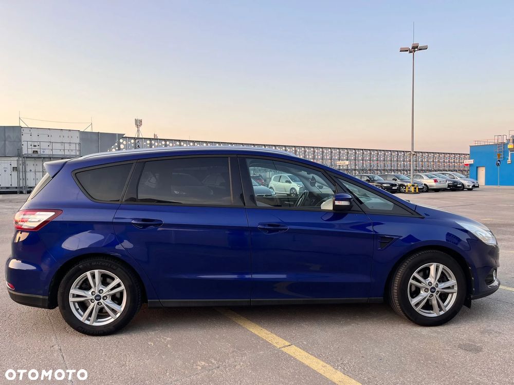 Ford S-Max - 17
