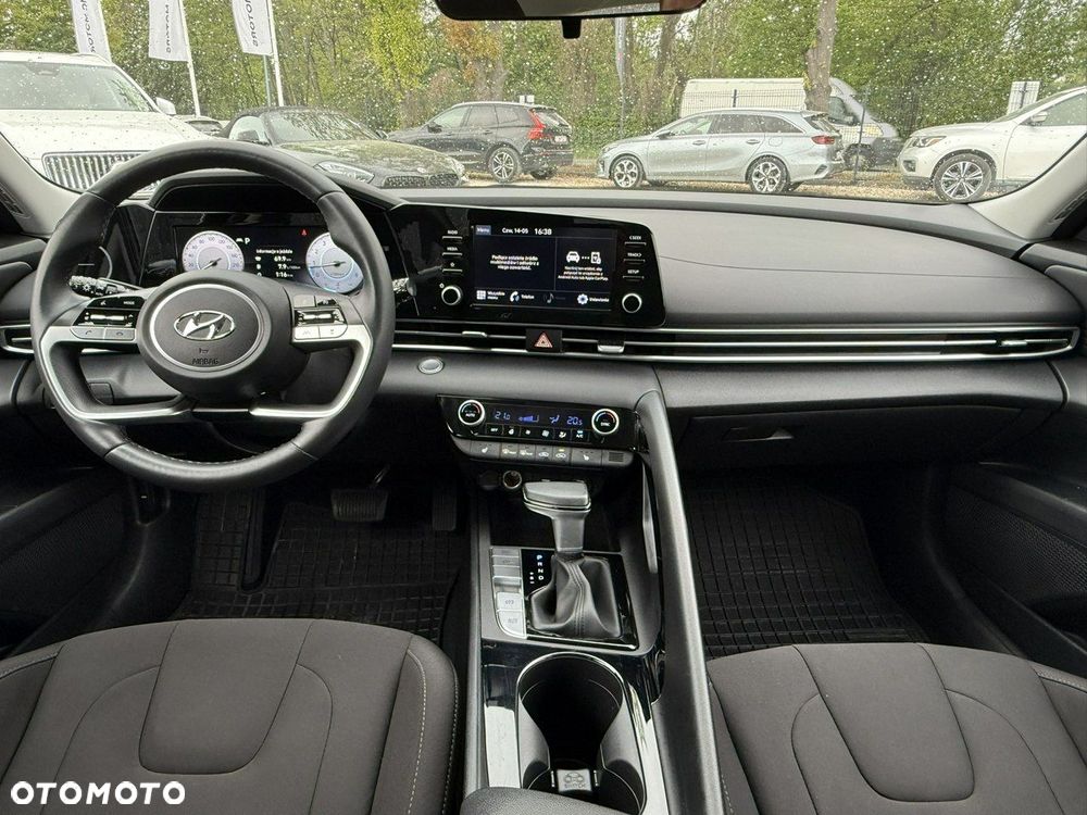 Hyundai Elantra 1.6 Smart CVT - 20