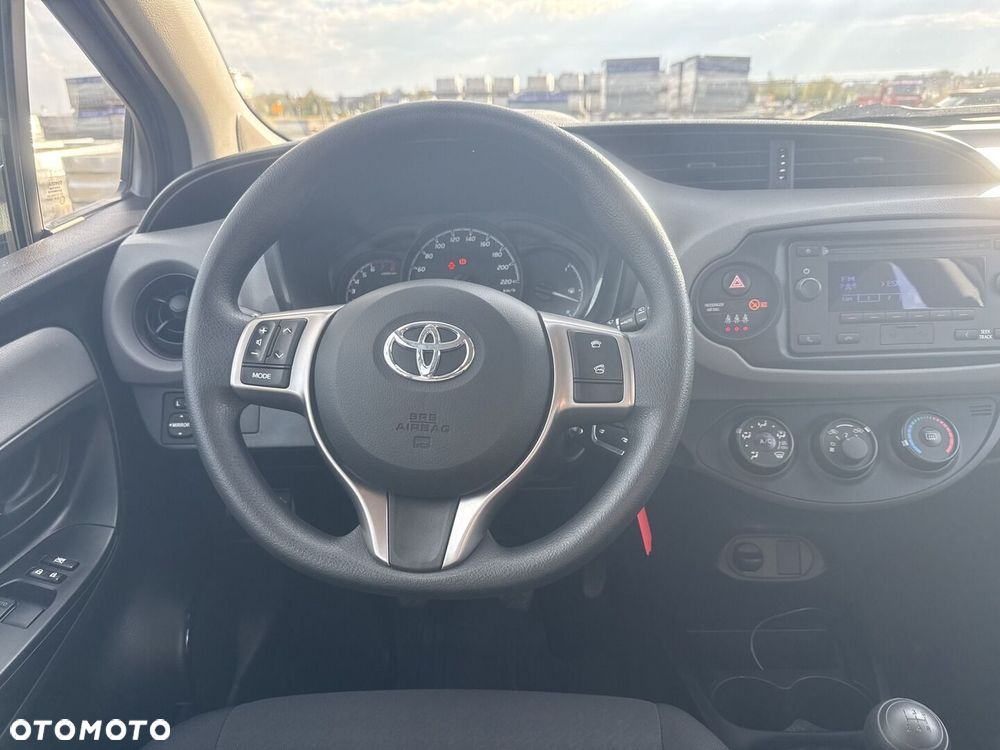 Toyota Yaris - 12
