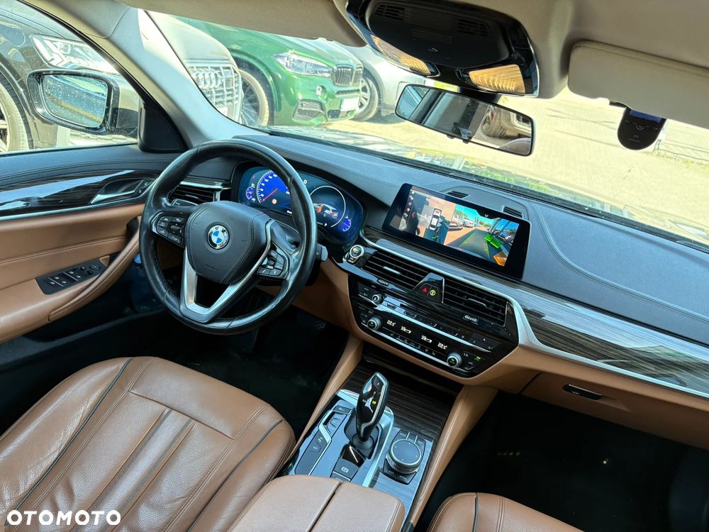 BMW Seria 5 530d xDrive Luxury Line - 24